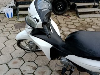 HONDA BIZ 110I Porta e interior motorista