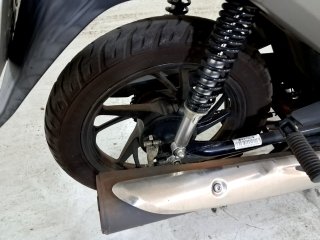 HONDA BIZ 125 Pneu traseiro dir.
