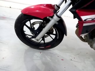 HONDA CB 250F TWISTER Pneu dianteiro esq.