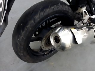 HONDA CB 300R 290 Pneu traseiro dir.