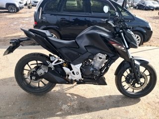 HONDA CB300F TWISTER CBS Porta e interior passageiro