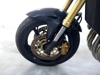 HONDA CB600F HORNET Pneu dianteiro esq.