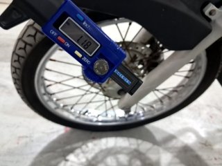 HONDA CG 125 CARGO ESD Pneu dianteiro esq.