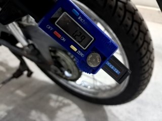 HONDA CG 125 CARGO ESD Pneu traseiro esq.
