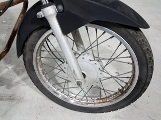 HONDA CG 125 CARGO KS Pneu dianteiro dir.