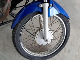 HONDA CG 125 CARGO KS Pneu dianteiro dir.