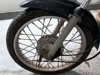 HONDA CG 125 CARGO KS Pneu dianteiro esq.
