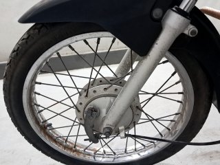 HONDA CG 125 CARGO KS Pneu dianteiro esq.
