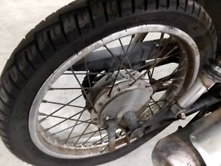 HONDA CG 125 CARGO KS Pneu traseiro dir.