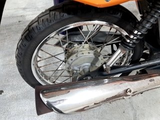 HONDA CG 125 CARGO KS Pneu traseiro dir.