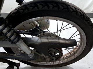 HONDA CG 125 CARGO KS Pneu traseiro esq.