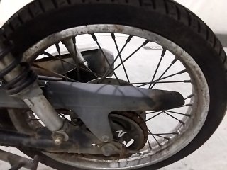 HONDA CG 125 CARGO KS Pneu traseiro esq.