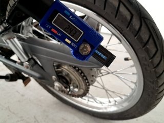 HONDA CG 125 CARGO KS Pneu traseiro esq.