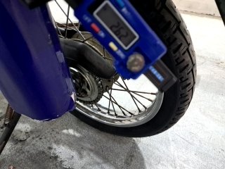 HONDA CG 125 CARGO KS Pneu traseiro esq.