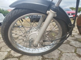 HONDA CG 125 FAN ES Pneu dianteiro esq.