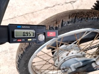 HONDA CG 150 FAN ESI Pneu traseiro esq.