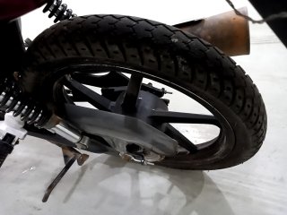 HONDA CG 150 TITAN ESD Pneu traseiro esq.