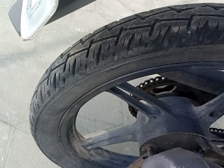 HONDA CG 150 TITAN EX Pneu traseiro dir.