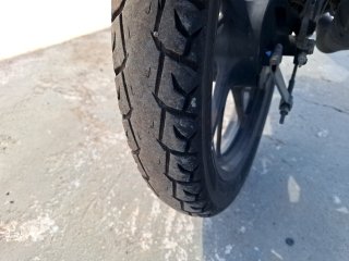 HONDA CG 160 CARGO Pneu traseiro dir.