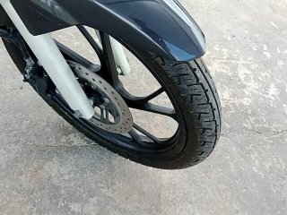 HONDA CG 160 FAN Pneu dianteiro dir.