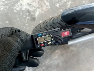 HONDA CG 160 FAN Pneu dianteiro esq.