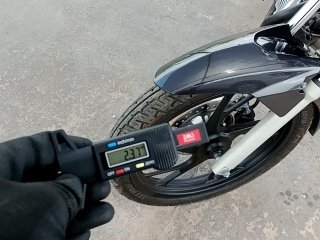 HONDA CG 160 FAN Pneu dianteiro esq.