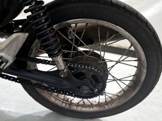 HONDA CG 160 FAN Pneu traseiro esq.
