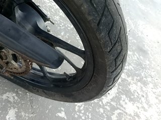 HONDA CG 160 FAN Pneu traseiro esq.