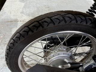 HONDA CG 160 START Pneu traseiro dir.