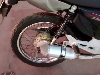 HONDA CG 160 START Pneu traseiro esq.
