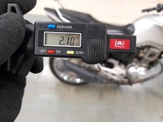 HONDA CG 160 START Pneu traseiro esq.