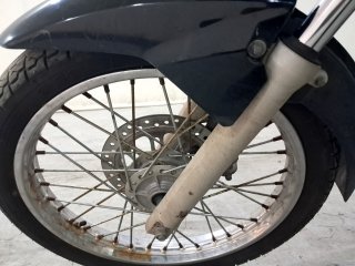 HONDA CG150 FAN ESDI Pneu dianteiro esq.