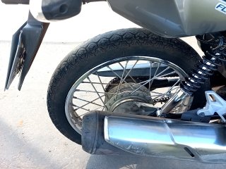 HONDA CG150 FAN ESDI Pneu traseiro dir.