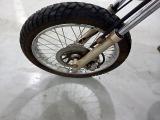 HONDA NXR150 BROS ESD Pneu dianteiro esq.