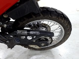 HONDA NXR160 BROS ESDD Pneu traseiro esq.