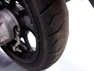 HONDA PCX 150 150 Pneu dianteiro dir.