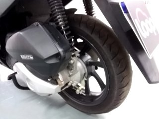 HONDA PCX 150 150 Pneu traseiro dir.