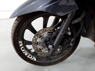 HONDA PCX 150 ABS Pneu dianteiro esq.