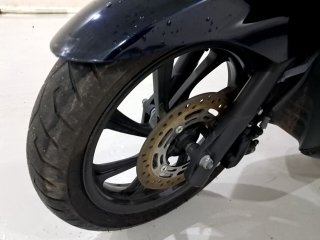 HONDA PCX 150 Pneu dianteiro esq.