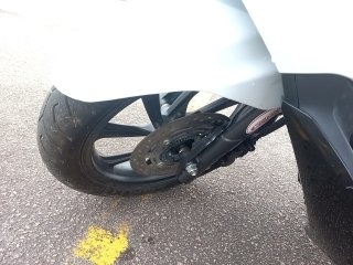HONDA PCX 150 SPORT ABS Pneu dianteiro esq.