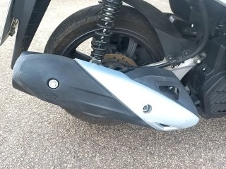 HONDA PCX 150 SPORT ABS Pneu traseiro dir.
