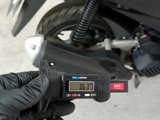 HONDA PCX 160 Pneu traseiro dir.