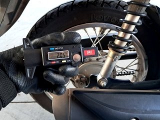 HONDA POP 110I ES Pneu traseiro dir.