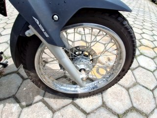 HONDA XRE 190 Pneu dianteiro dir.