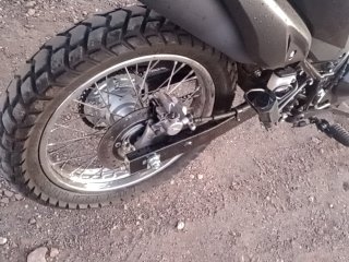 HONDA XRE 190 Pneu traseiro dir.