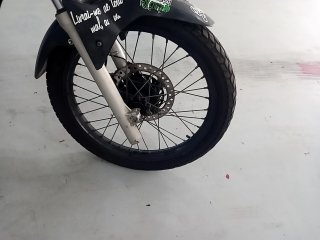 HONDA XRE 300 ABS Pneu dianteiro dir.