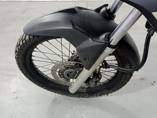 HONDA XRE 300 ABS Pneu dianteiro esq.