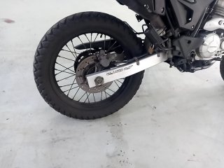 HONDA XRE 300 ABS Pneu traseiro dir.