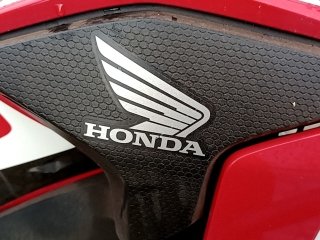 HONDA XRE 300 ABS Pneu traseiro dir.