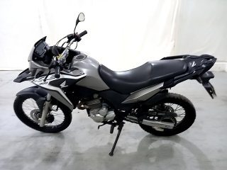 HONDA XRE 300 ABS Porta e interior motorista